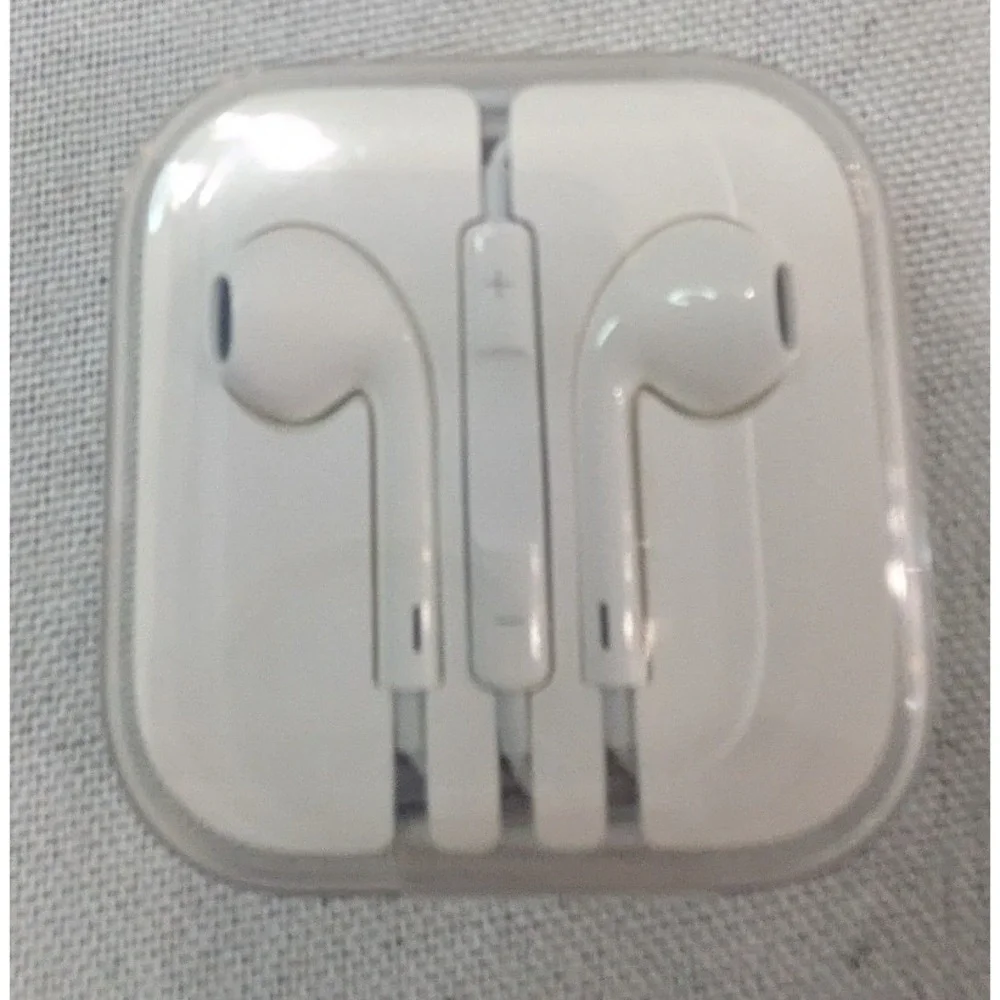 Apple EarPods 3.5mm Headphones Unisex OS White Excellent Wired Remote Mic Case